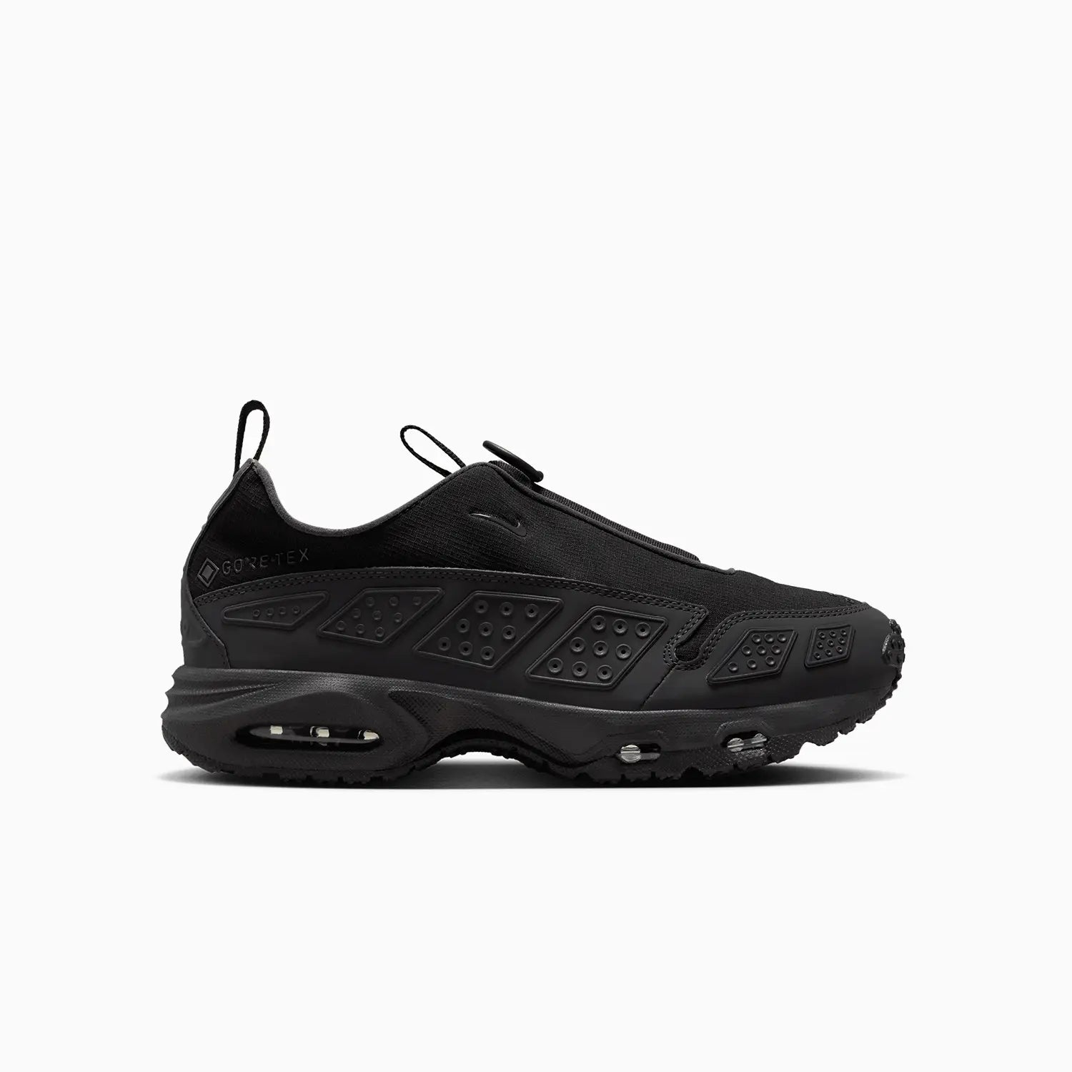 Nike Women s Air Max SNDR GORE TEX Black 7.5