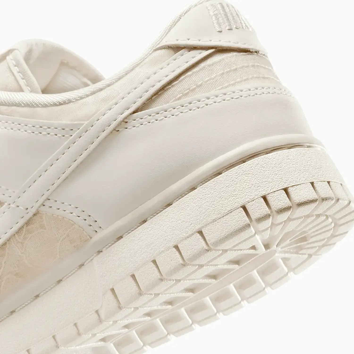 Women's Dunk Low "Lace Pack" Nike - Tops and Bottoms USA