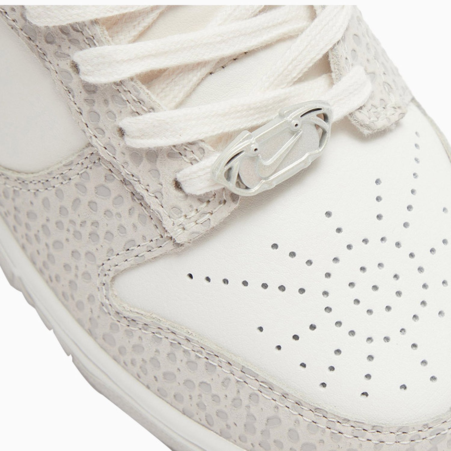 nike-womens-dunk-low-prm-safari-phantom-shoes-fv6516-001