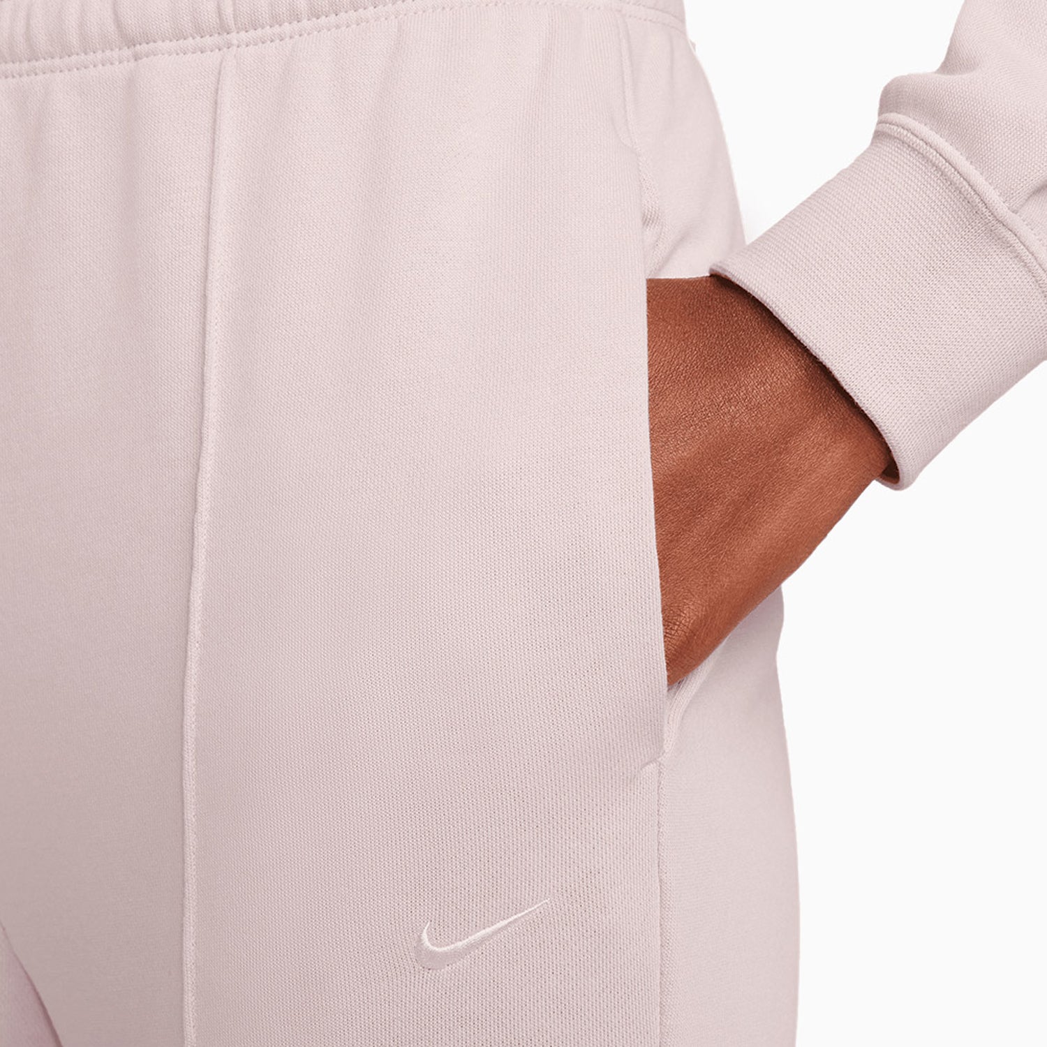 nike-womens-sportswear-chill-terry-outfit-fn2415-019-fn2434-019