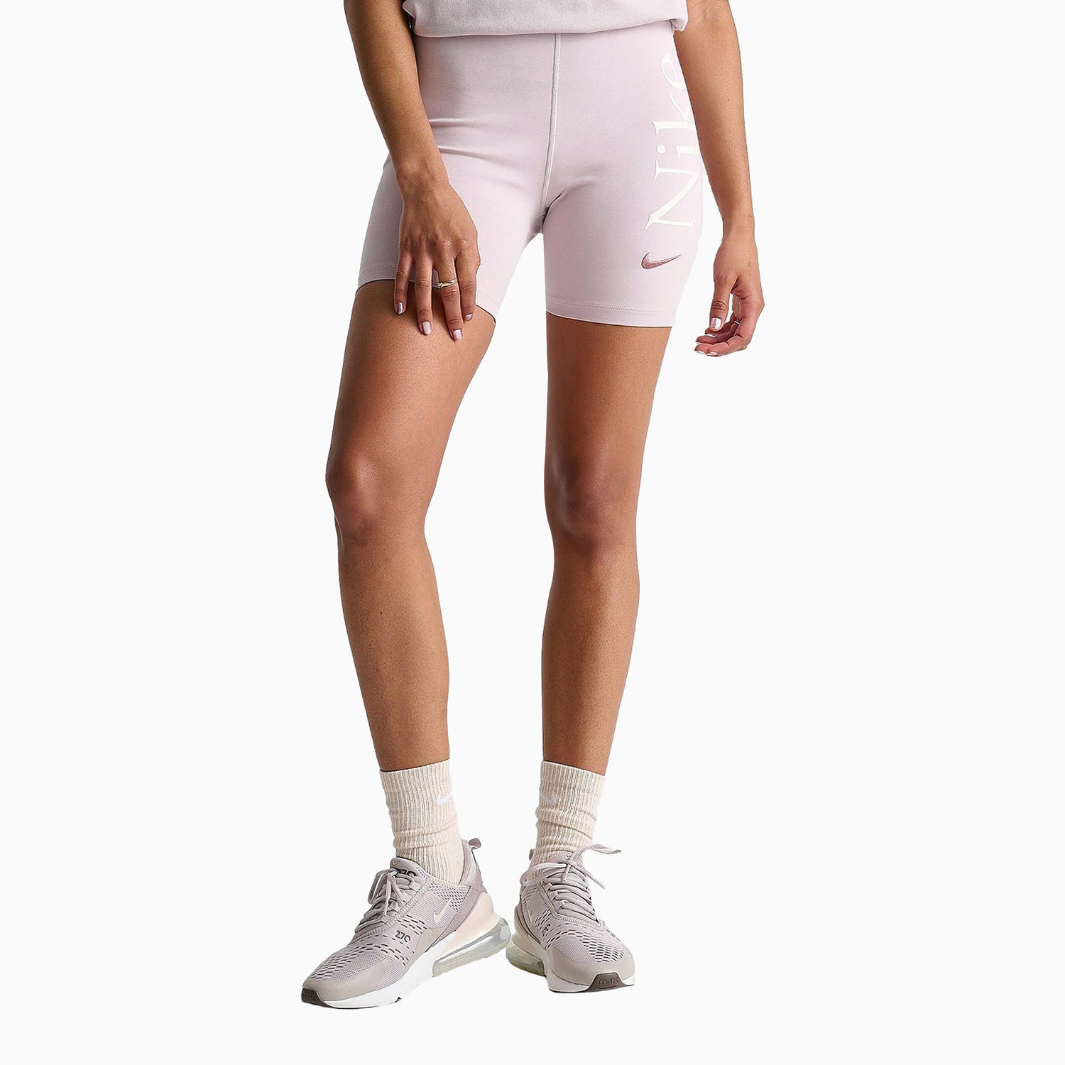 nike-womens-sportswear-classic-t-shirt-and-shorts-outfit-fq6600-019-fn3637-019