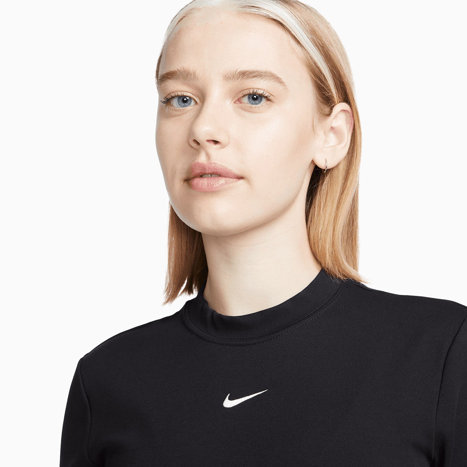 nike-womens-sportswear-essential-dress-dv7878-010