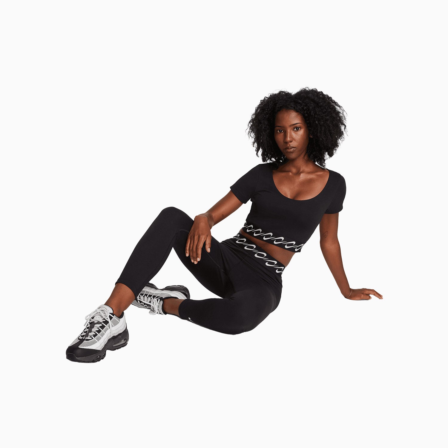nike-womens-sportswear-essential-outfit-fn3666-010-fn6545-010