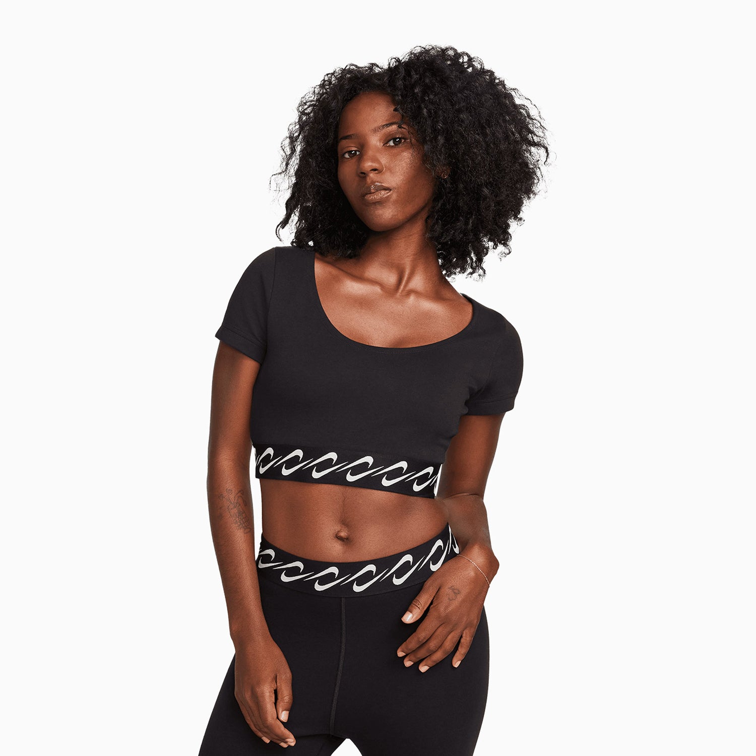 nike-womens-sportswear-essential-outfit-fn3666-010-fn6545-010