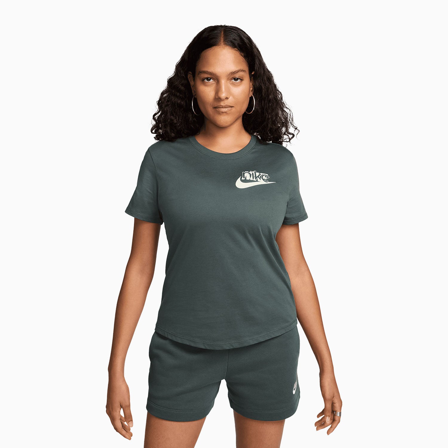 nike-womens-sportswear-graphic-t-shirt-fq6603-338