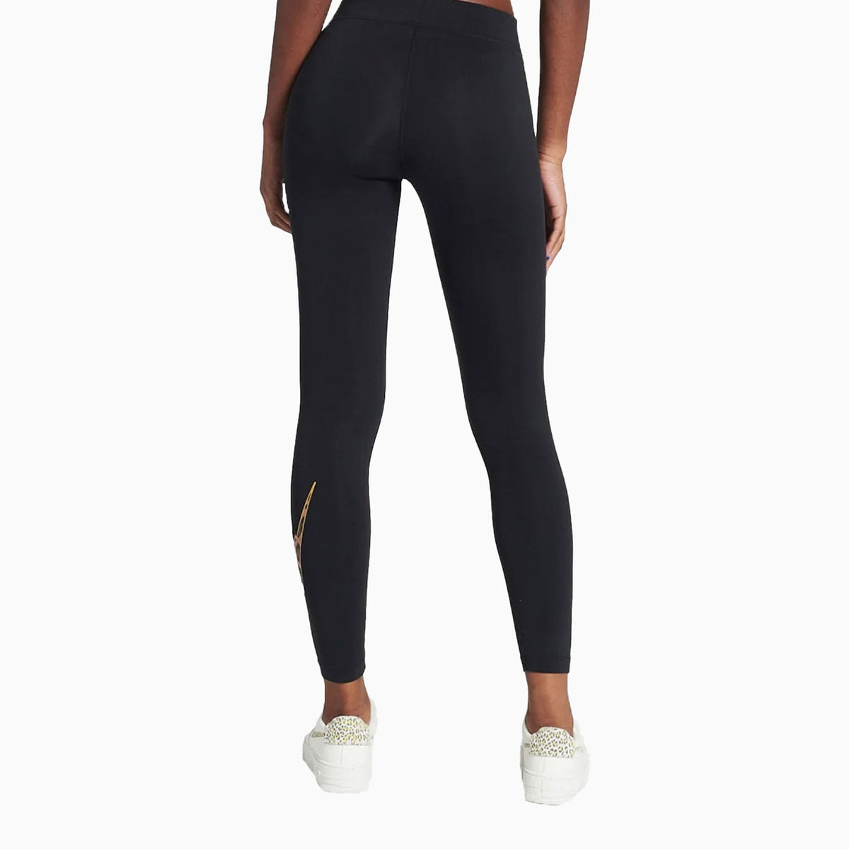 nike-womens-sportswear-outfit-dd5838-010-dm2203-010