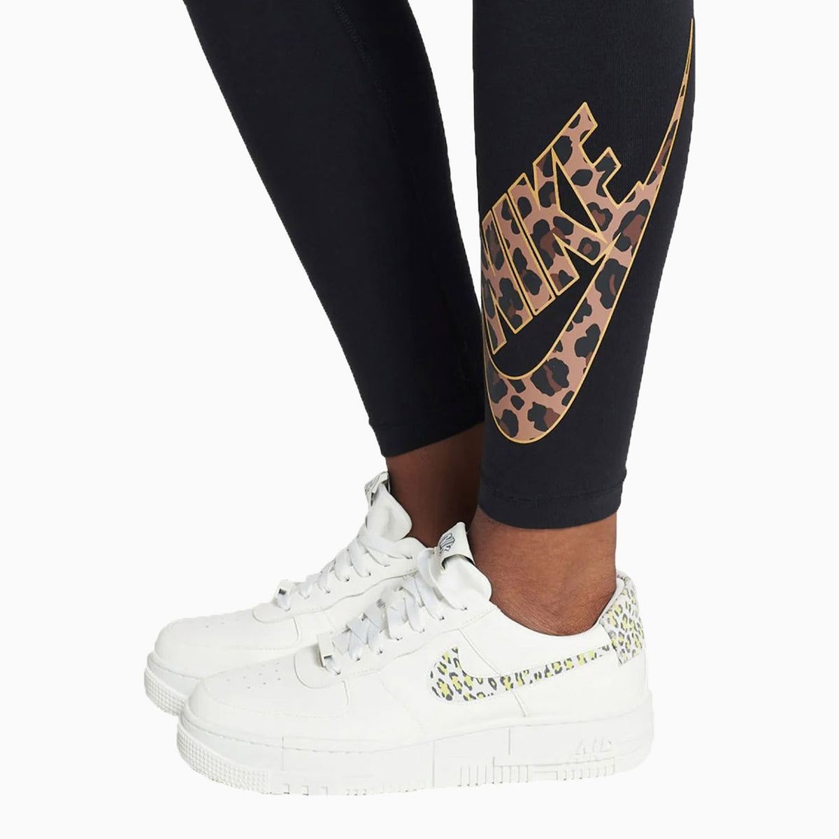 nike-womens-sportswear-outfit-dd5838-010-dm2203-010