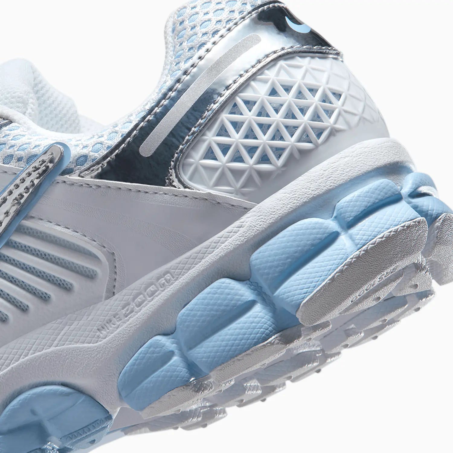 Women's Zoom Vomero 5 "Aluminum" Nike - Tops and Bottoms USA