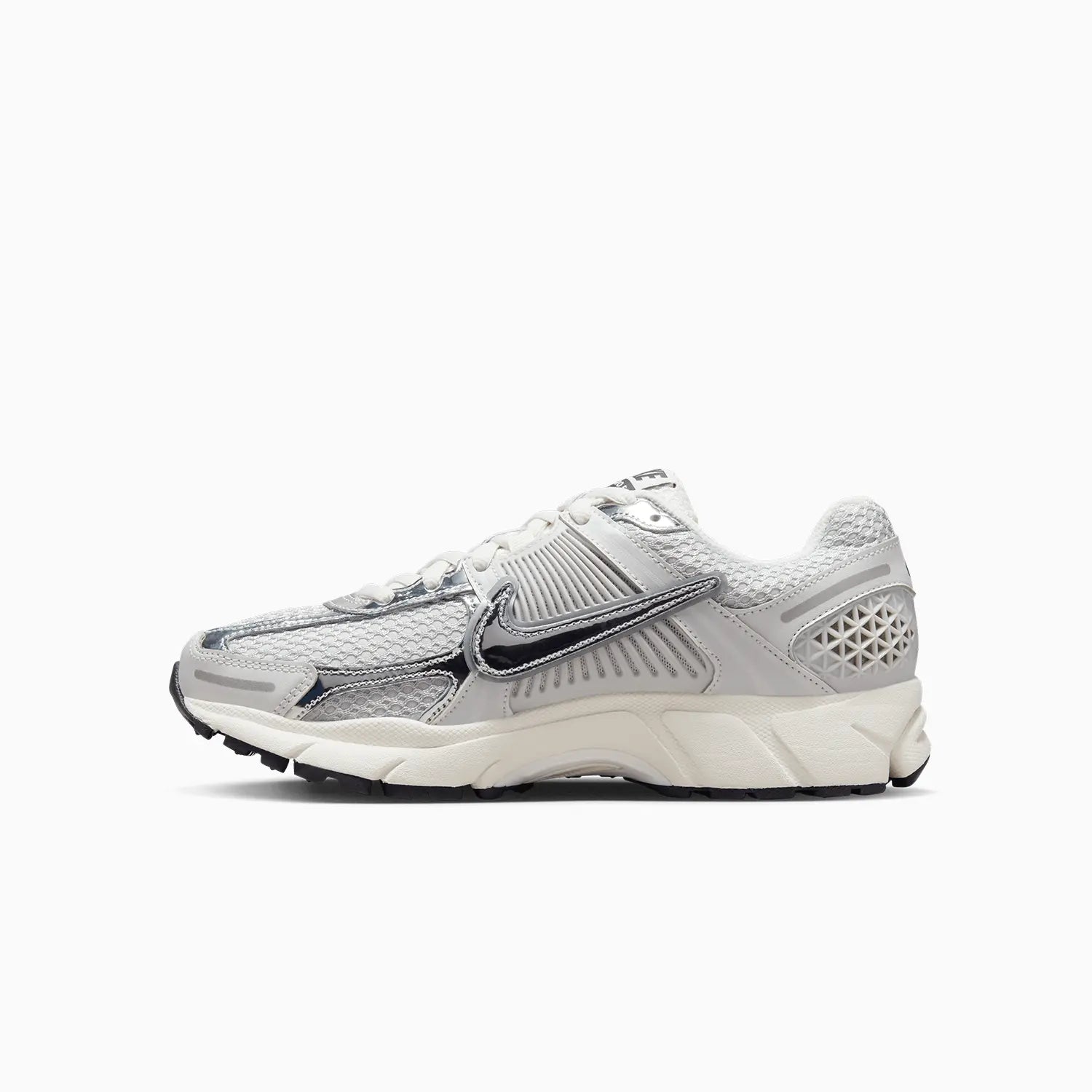 Women's Zoom Vomero 5 "Photon Dust Metallic" Nike - Tops and Bottoms USA