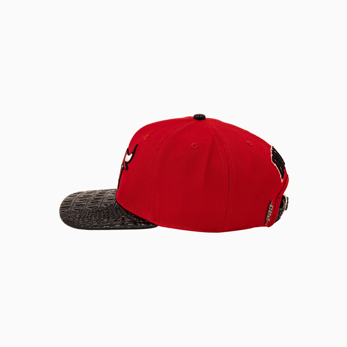 pro-standard-chicago-bulls-nba-leather-visor-snapback-hat-bcb756501-rbk