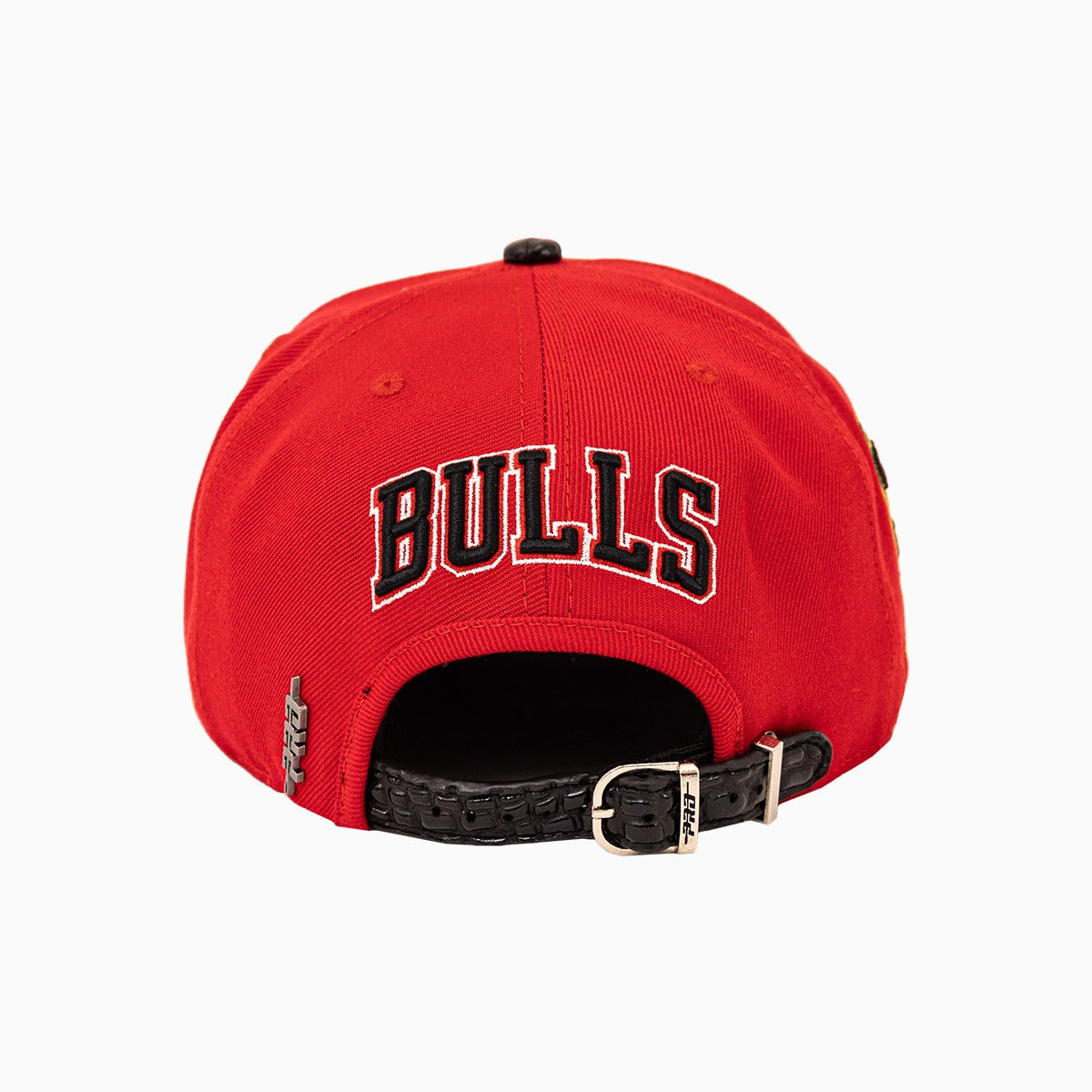 pro-standard-chicago-bulls-nba-leather-visor-snapback-hat-bcb756501-rbk