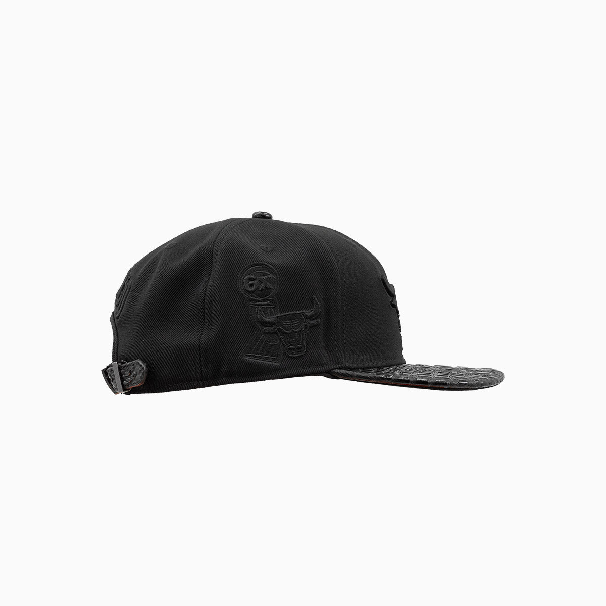 pro-standard-chicago-bulls-nba-leather-visor-snapback-hat-bcb756502a1-blk