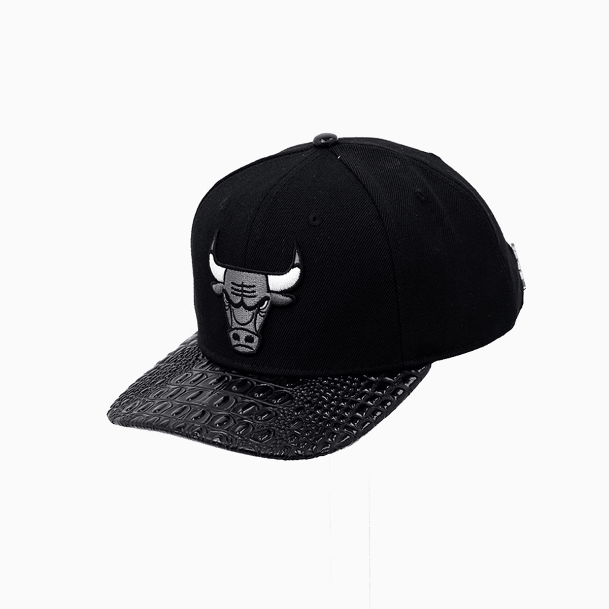 Chicago Bulls NBA Leather Visor Snapback Hat Pro Standard - Tops and Bottoms USA