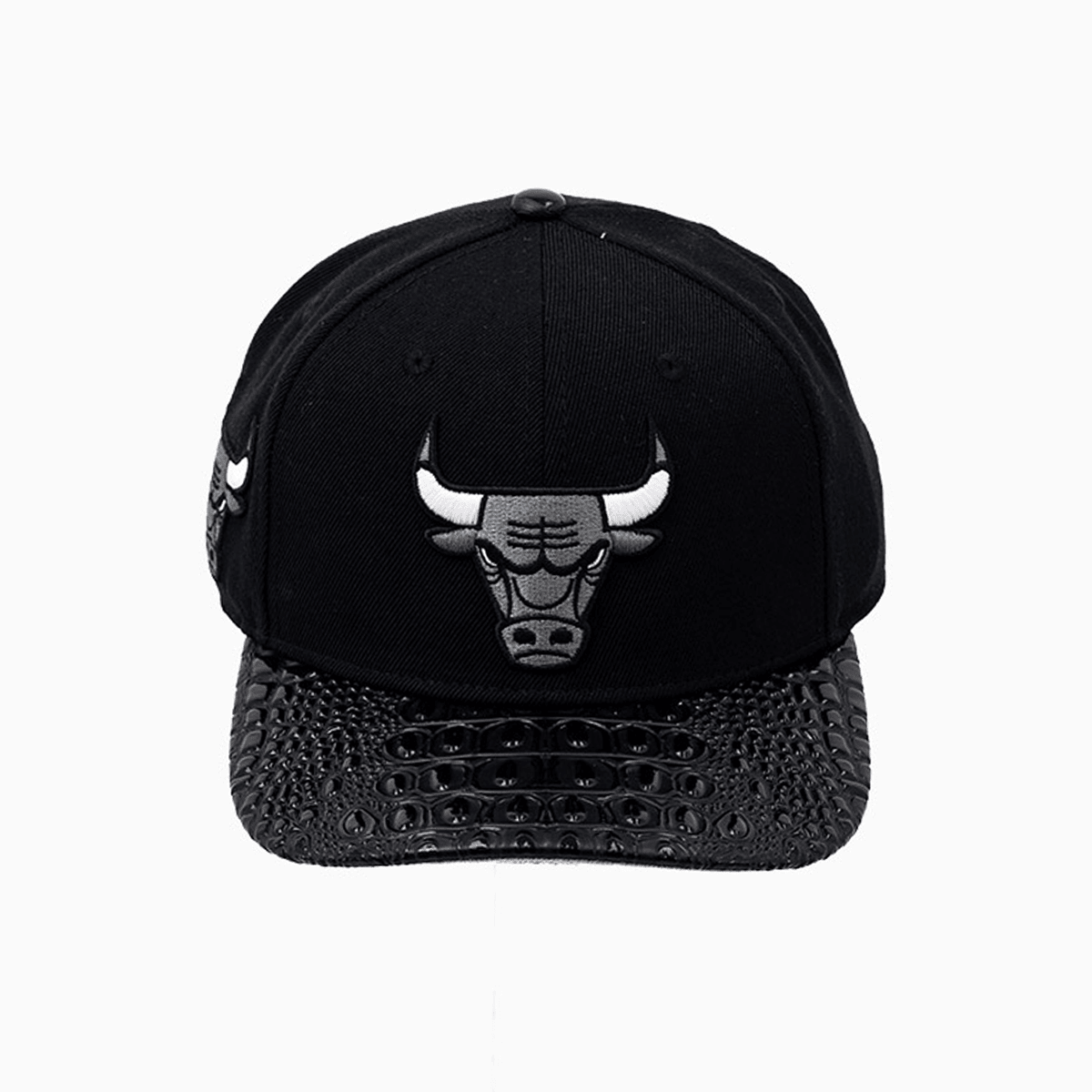 Chicago Bulls NBA Leather Visor Snapback Hat Pro Standard - Tops and Bottoms USA