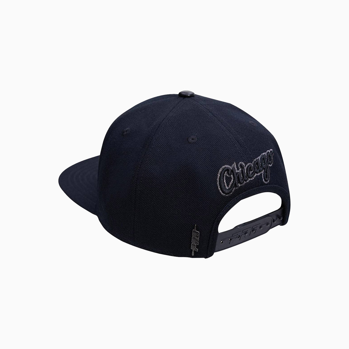 pro-standard-mens-chicago-white-sox-triple-black-logo-snapback-hat-lcw732547-blk