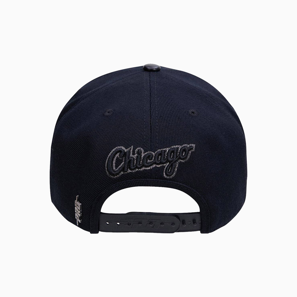 pro-standard-mens-chicago-white-sox-triple-black-logo-snapback-hat-lcw732547-blk