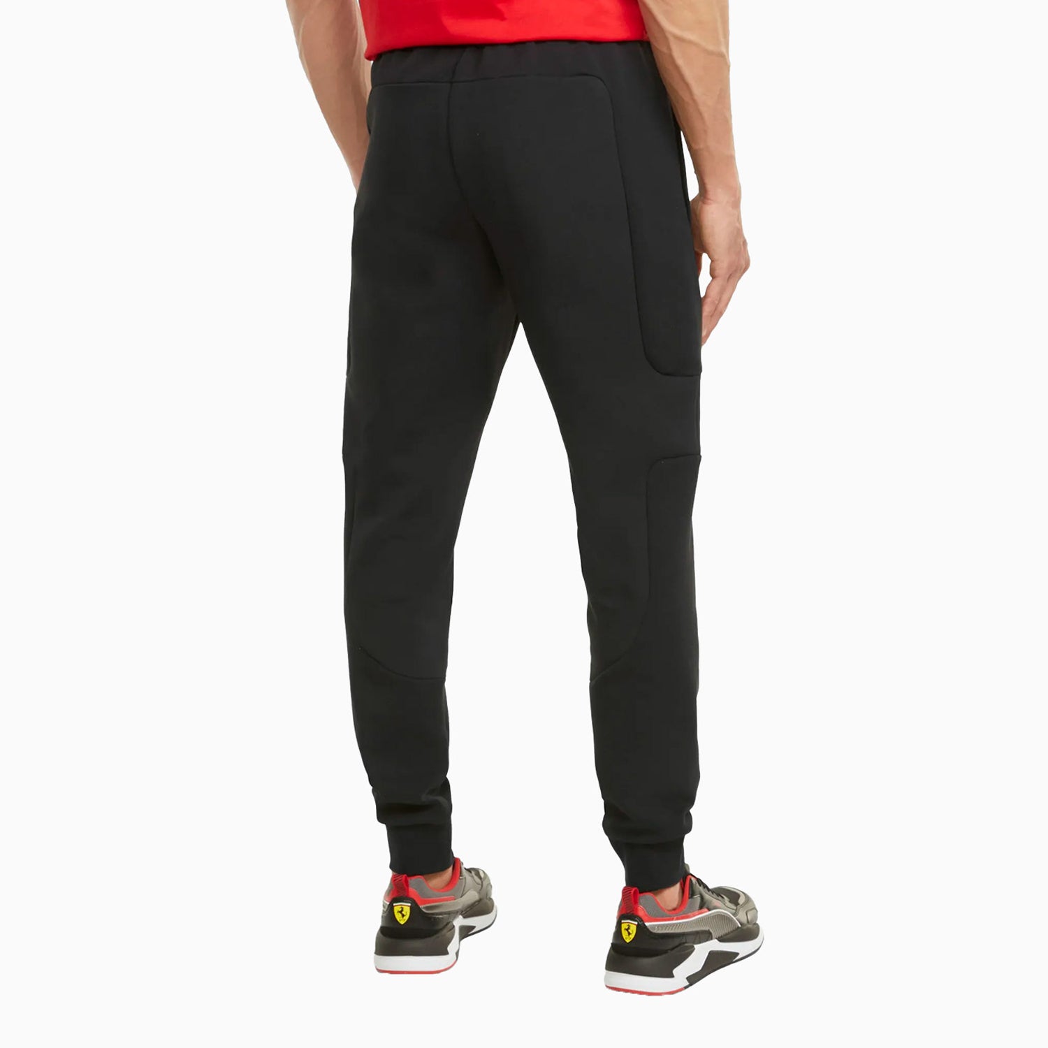 puma-mens-ferrari-race-sweat-pant-531685-01