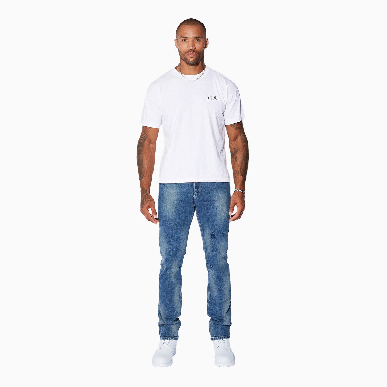 rta-mens-Black-chest-logo-t-shirt-mu23k621-t1786wtclb