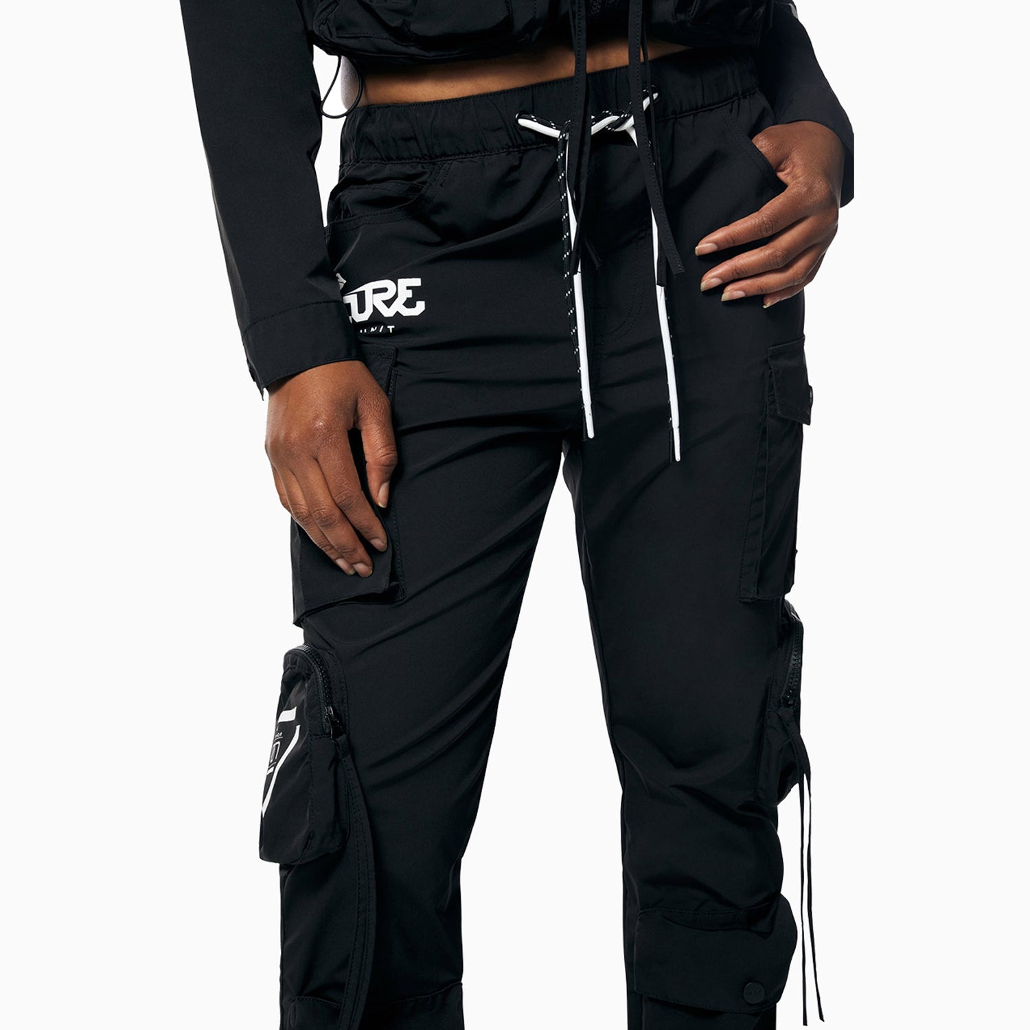 smoke-rise-womens-utility-windbreaker-outfit-ew23782-black-ep23782-black