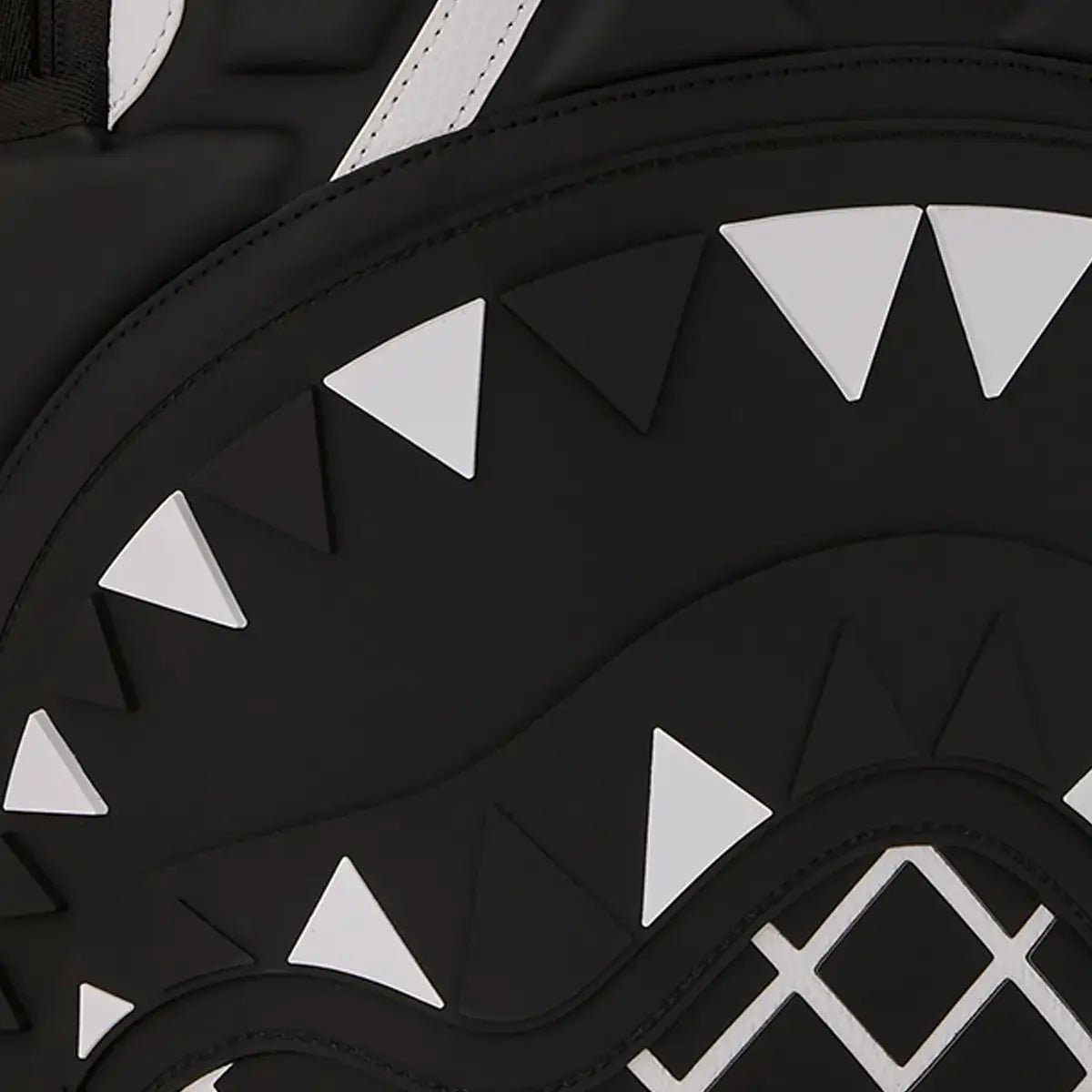 special-ops-rouge-backpack-B5919-BLKWHT