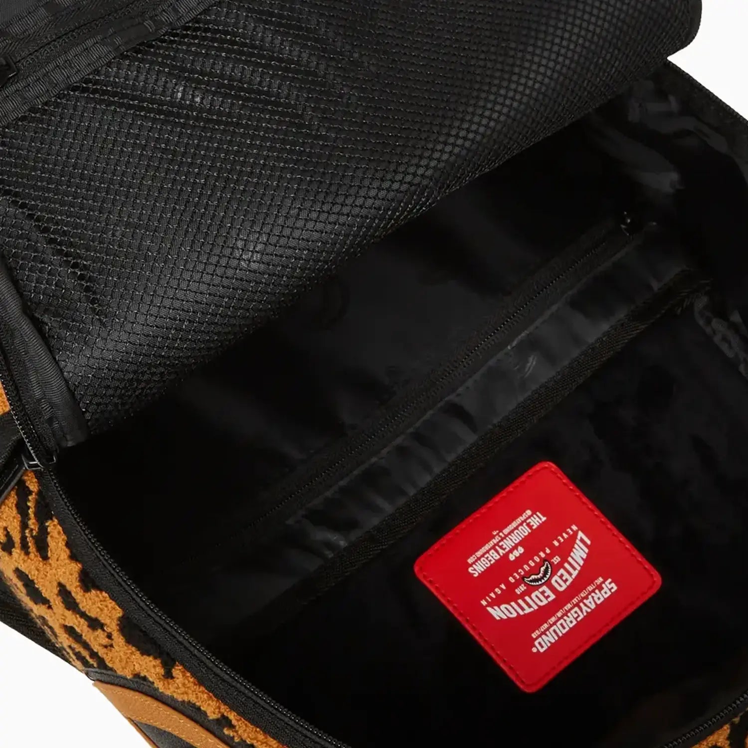 sprayground-cheetah-chenille-dlxsv-backpack-b6758