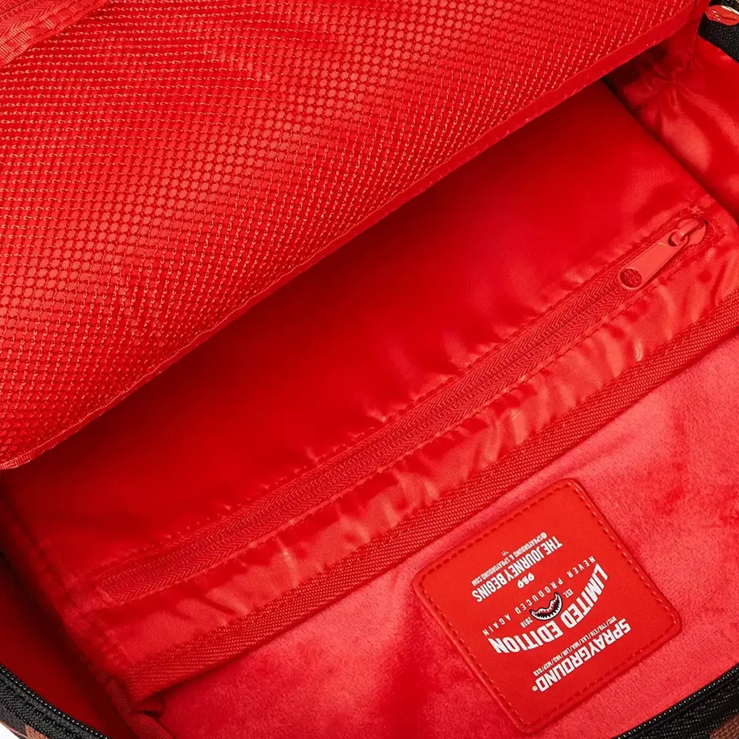 sprayground-knit-sharks-in-paris-2-0-dlxsv-backpack-b6778