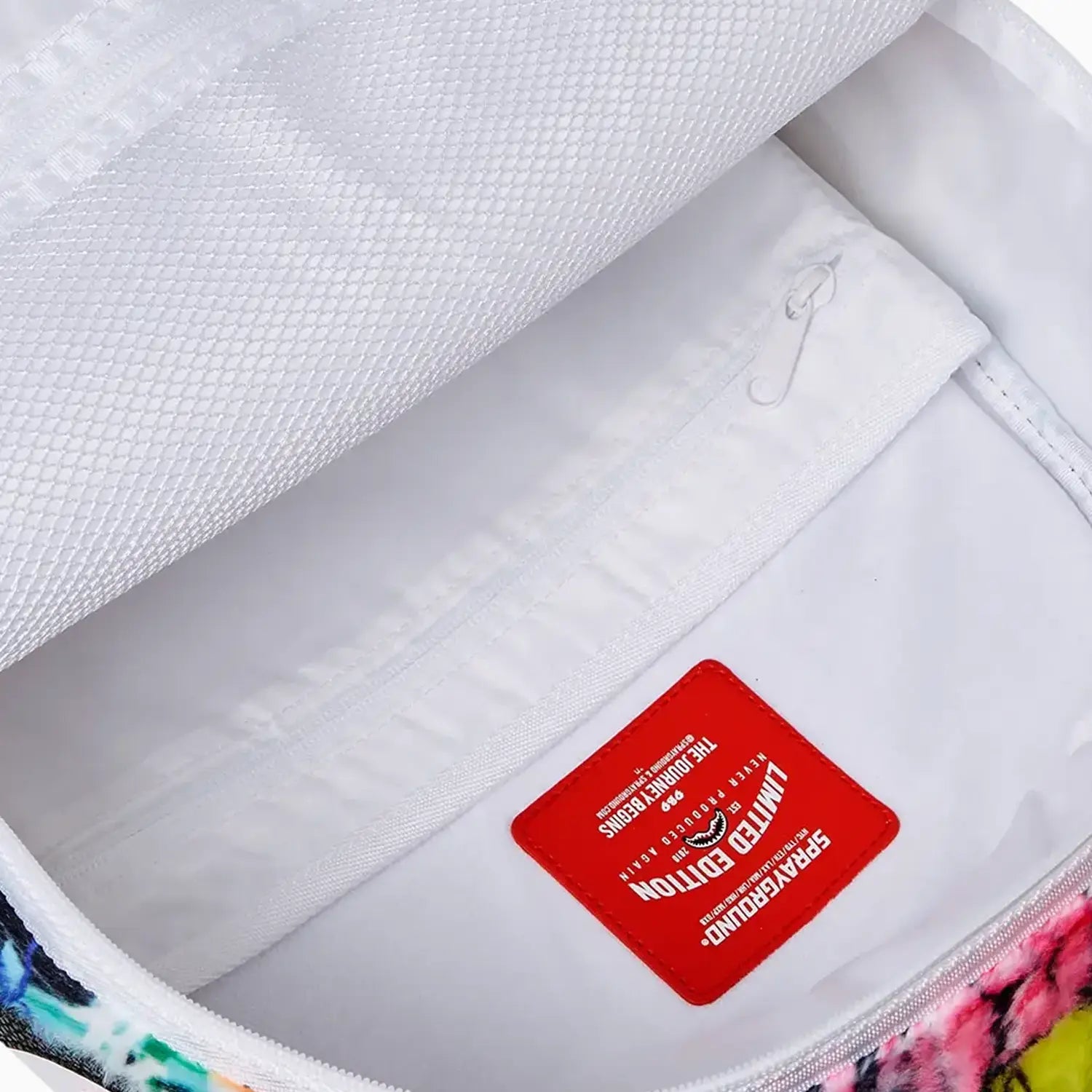 sprayground-le-monde-des-graffitis-backpack-b6722