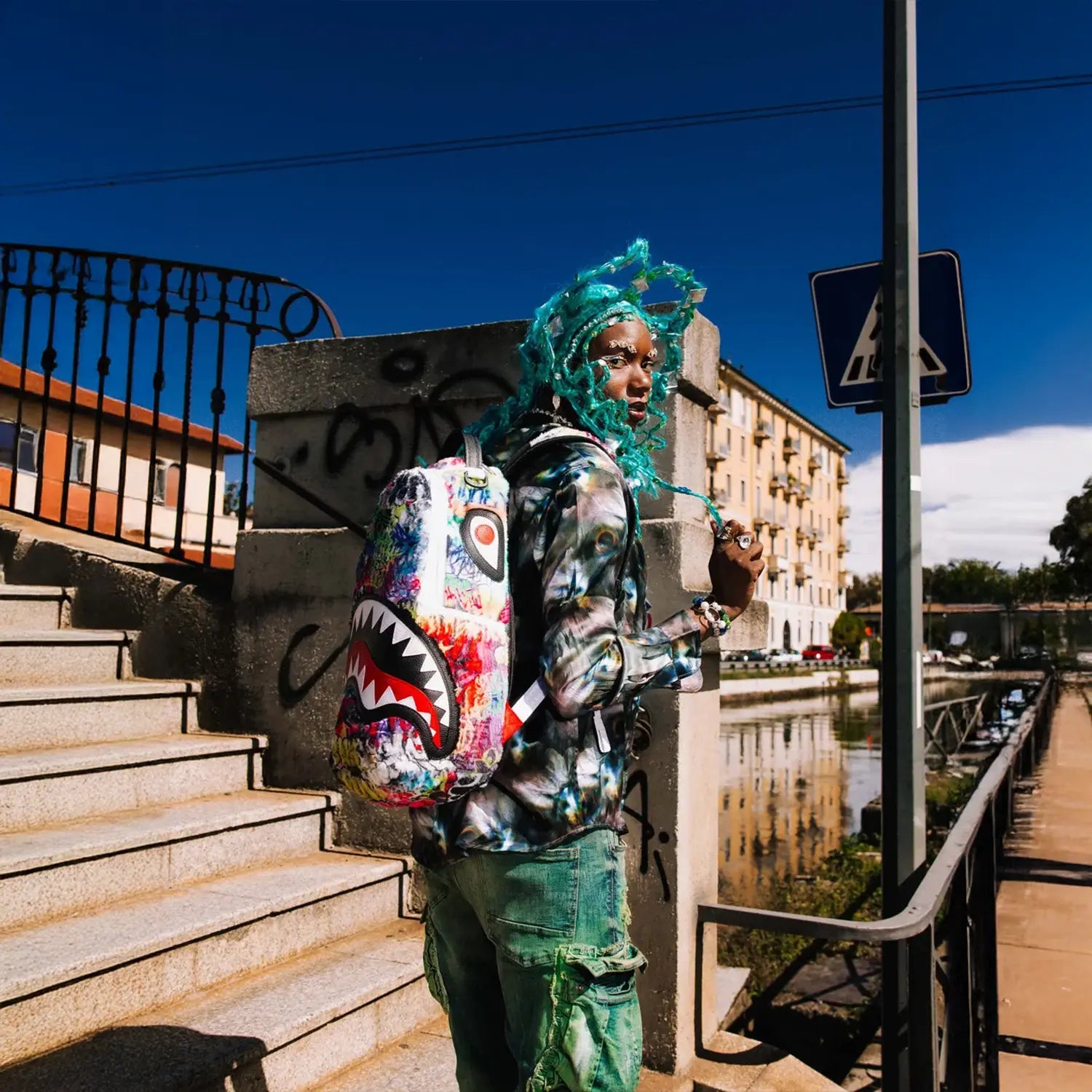 sprayground-le-monde-des-graffitis-backpack-b6722