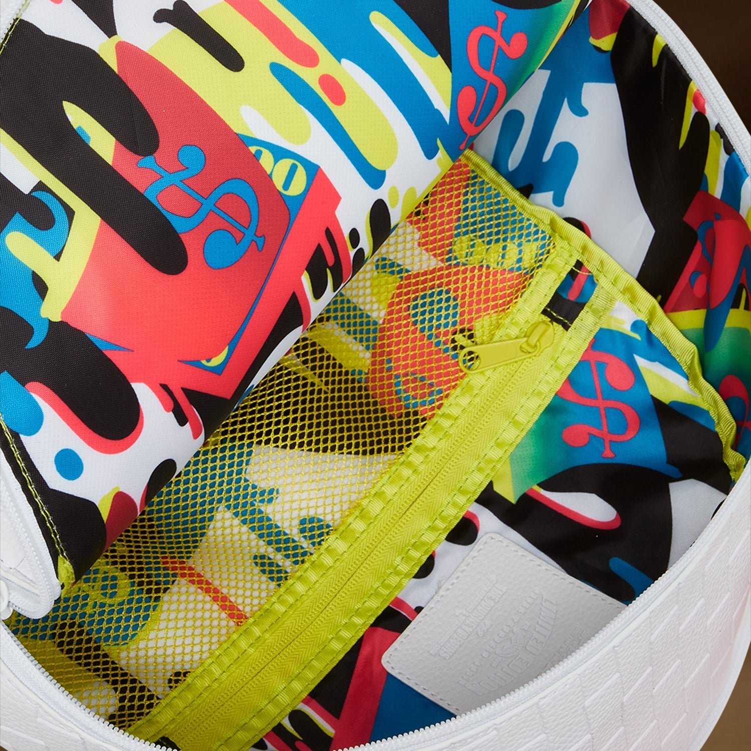 sprayground-show-up-show-out-cargo-backpack-b5541-whtgry