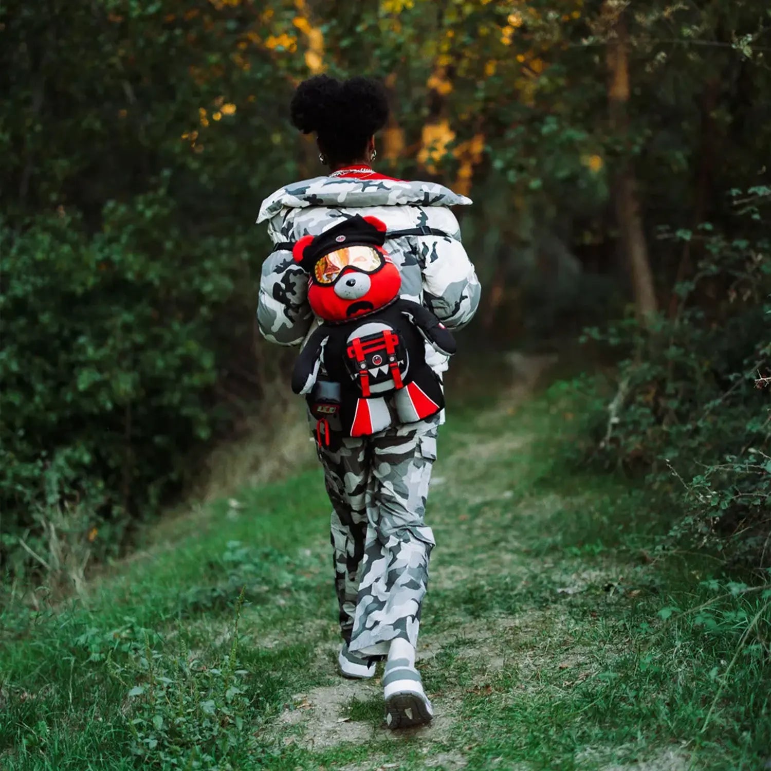 sprayground-sky-high-seekers-arctic-bear-backpack-b6827