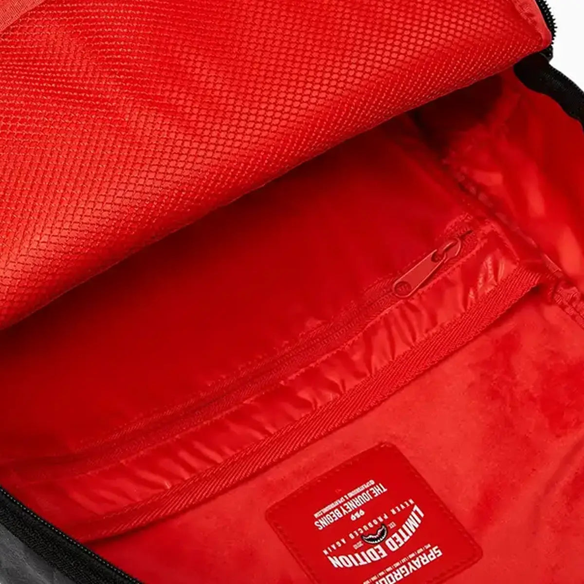 sprayground-snoopy-top-shark-money-dlxsv-backpack-b7741_1