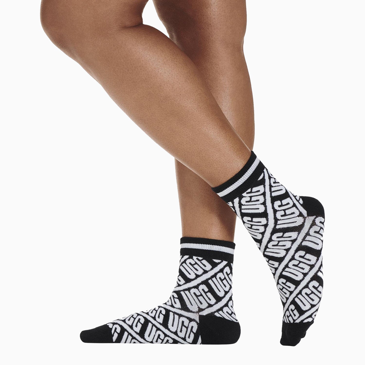 ugg-mens-graphic-quarter-socks-1111454-blk