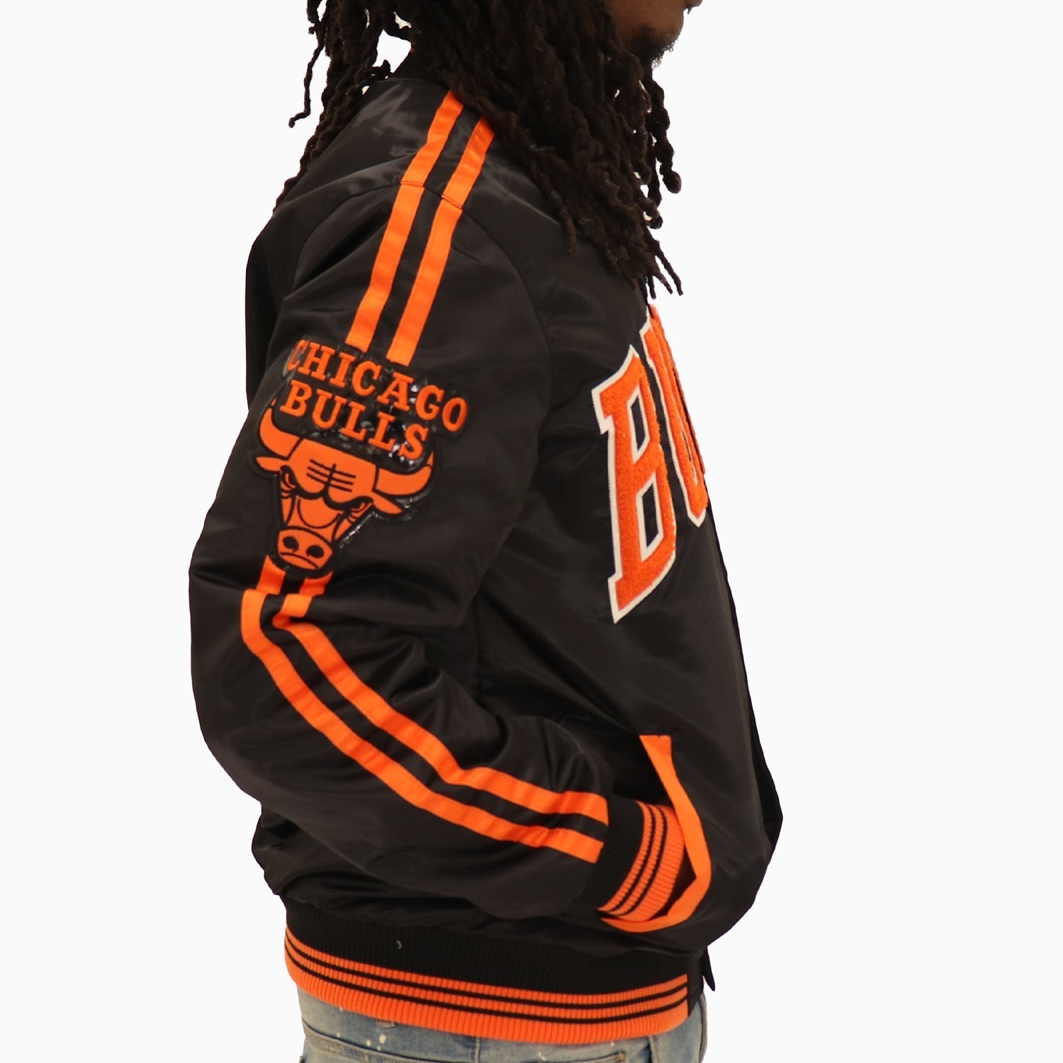 Starter Men's Chicago Bulls NBA Varsity Satin Jacket - Color: Black - Tops and Bottoms USA -