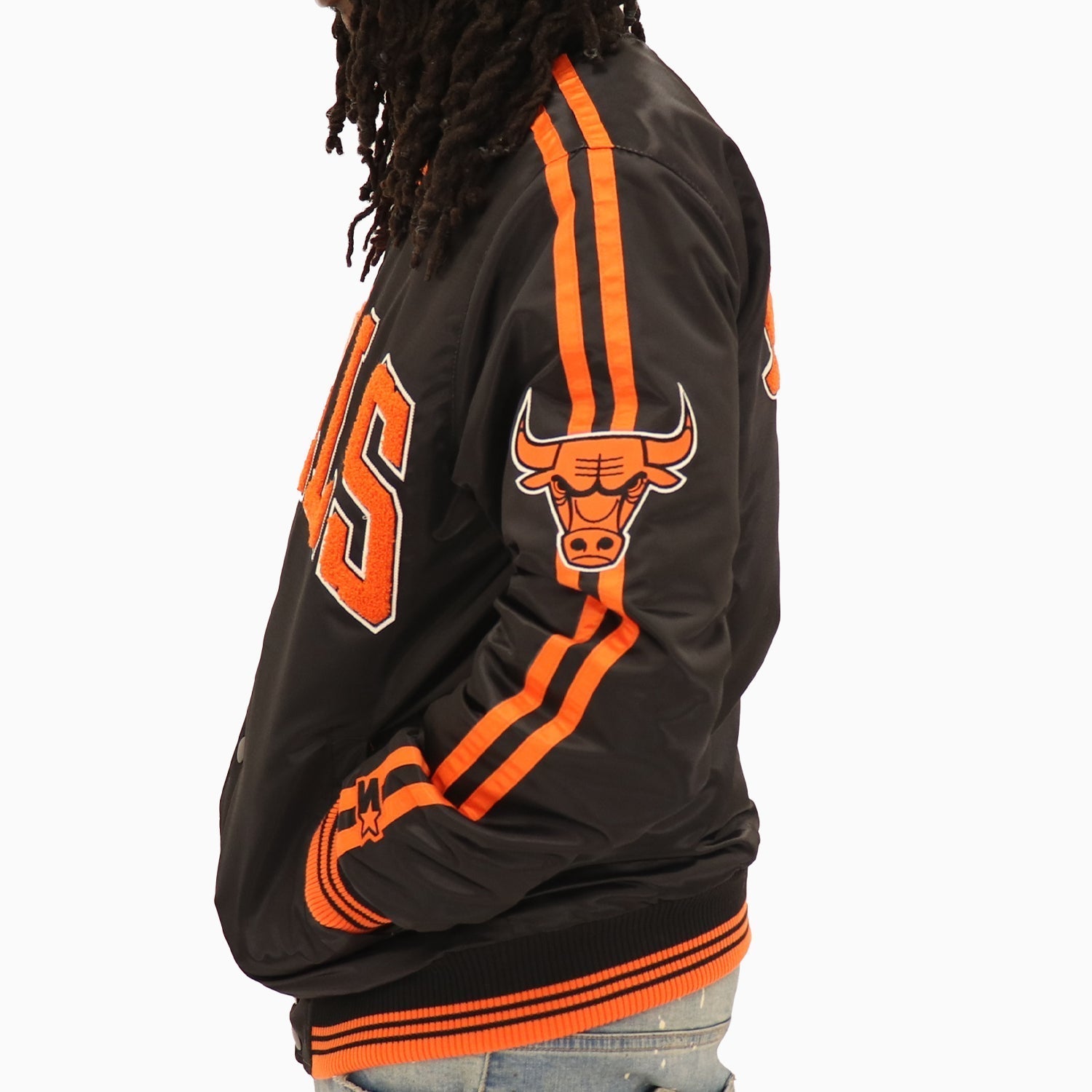 Starter Men's Chicago Bulls NBA Varsity Satin Jacket - Color: Black - Tops and Bottoms USA -