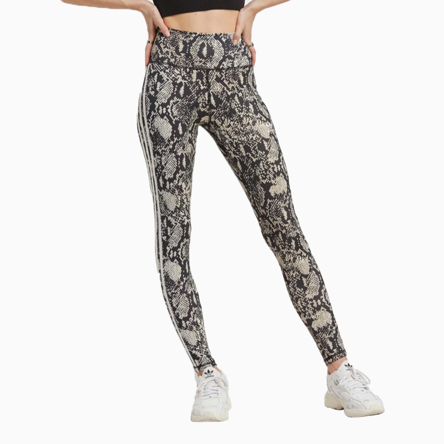 adidas-womens-originals-outfit-ic6082-ic6067