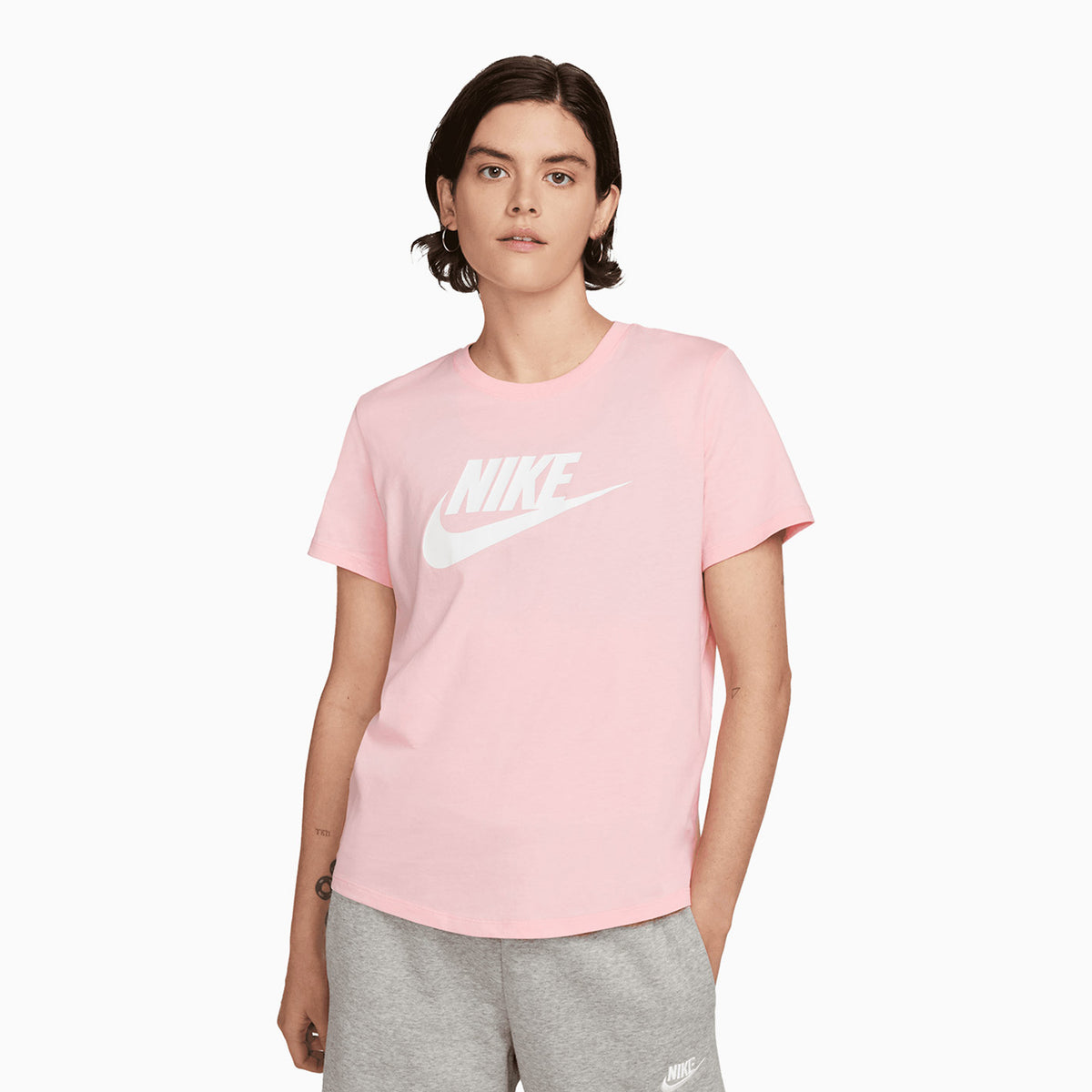 womens-nike-sportswear-club-essentials-t-shirt-and-short-outfit-dx7906-690-dq5802-690