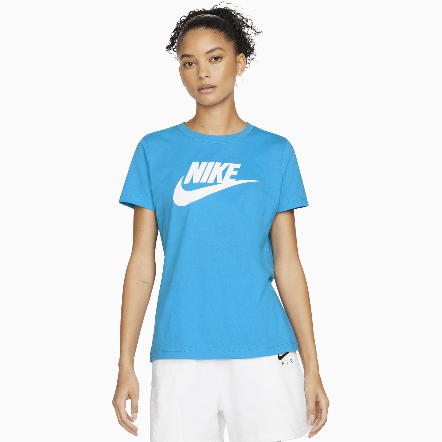 Nike Women's Sportswear Essentials Outfit