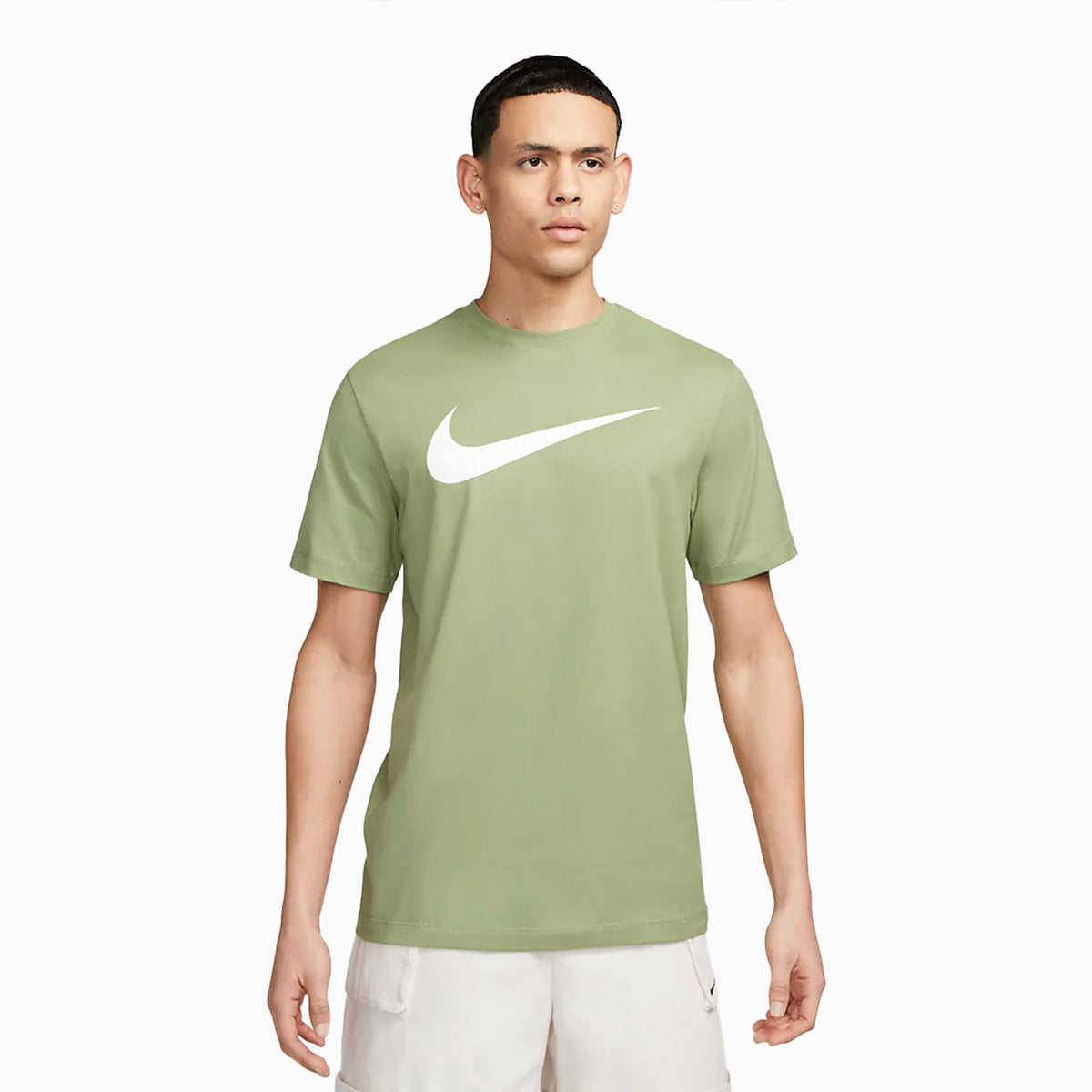 mens-nike-sportswear-t-shirt-and-shorts-outfit-dm6829-386-dc5094-386