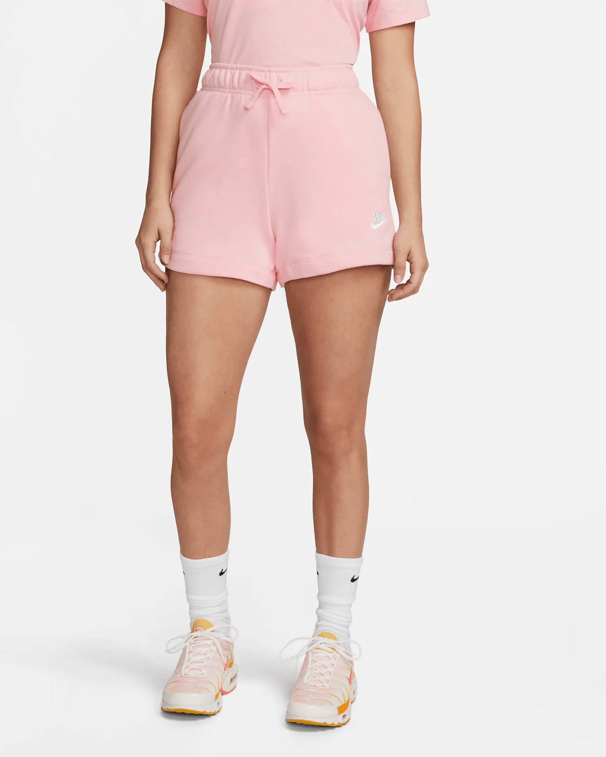 womens-nike-sportswear-club-essentials-t-shirt-and-short-outfit-dx7906-690-dq5802-690