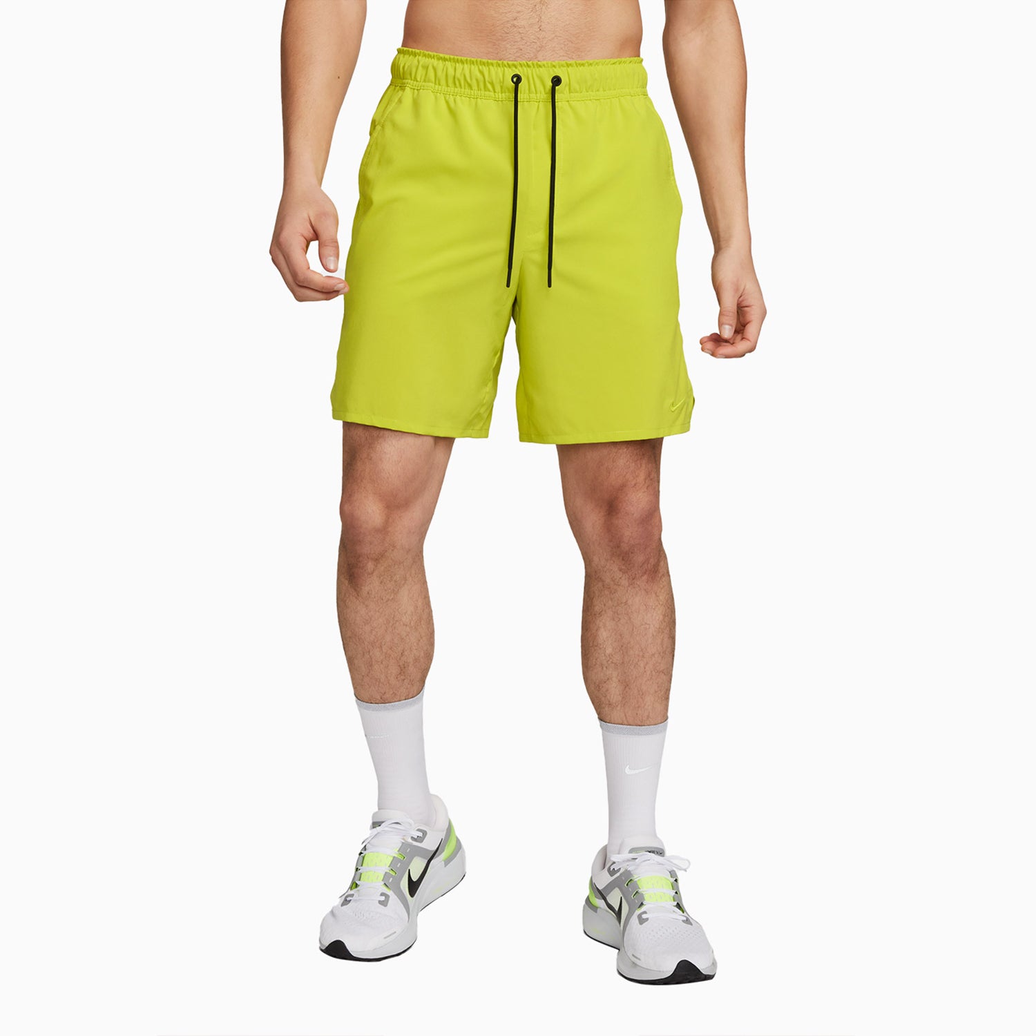 nike-mens-nike-sportswear-t-shirt-and-shorts-outfit-fb9815-100-dv9340-308