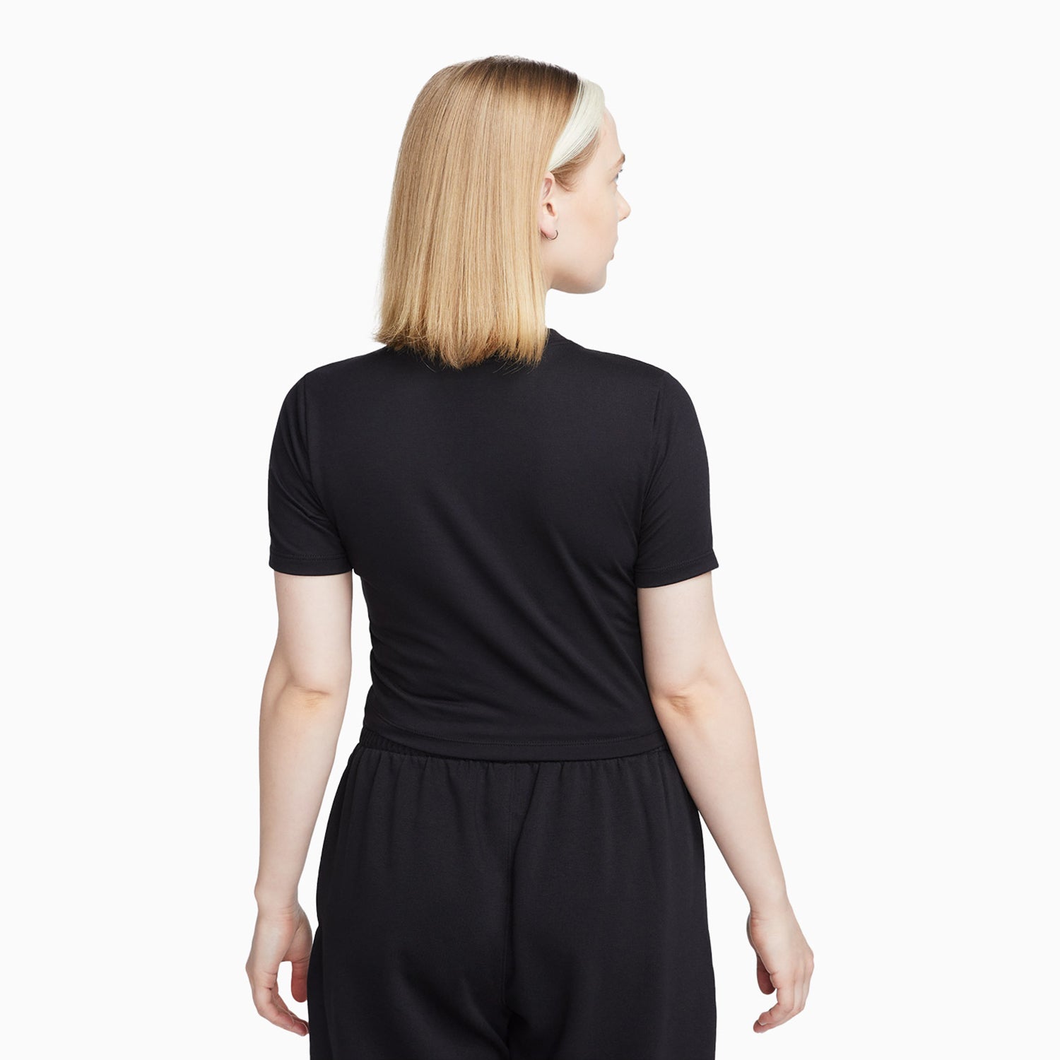 nike-womens-sportswear-essentials-outfit-fb2873-010-cz8526-010
