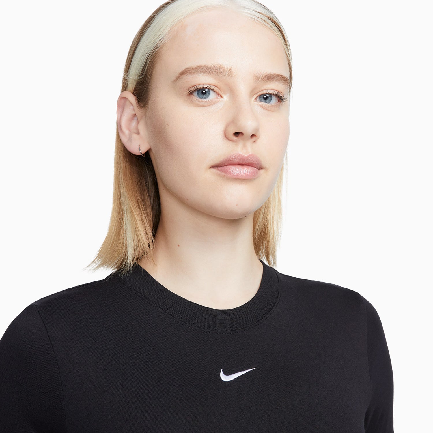 nike-womens-sportswear-essentials-outfit-fb2873-010-cz8526-010