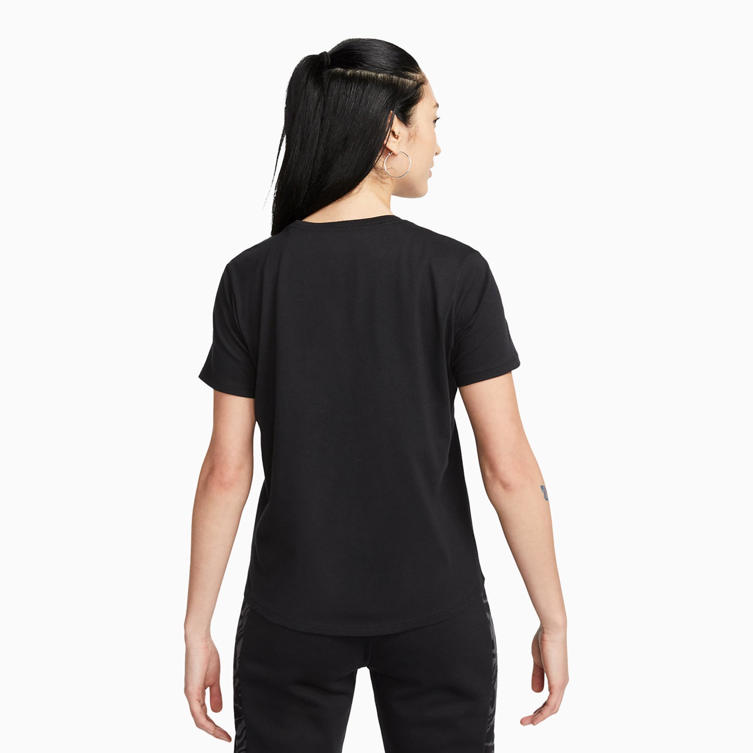 nike-womens-nike-sportswear-t-shirt-fb8087-010