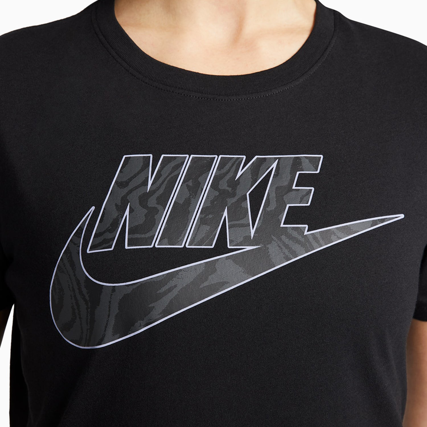 nike-womens-nike-sportswear-t-shirt-fb8087-010
