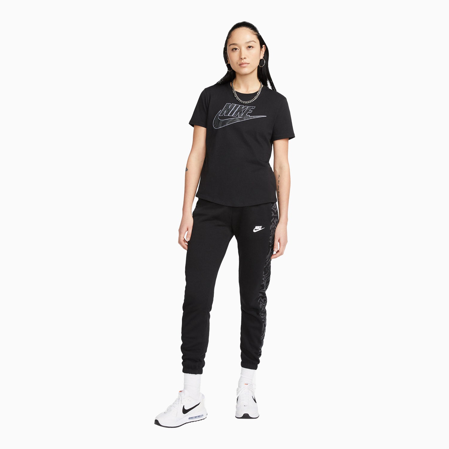 nike-womens-nike-sportswear-t-shirt-fb8087-010