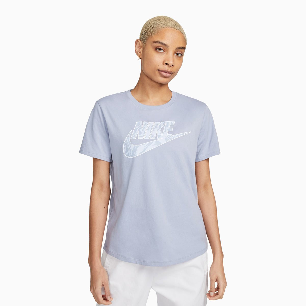 womens-nike-sportswear-t-shirt-and-shorts-outfit-fb8087-510-dv7948-519