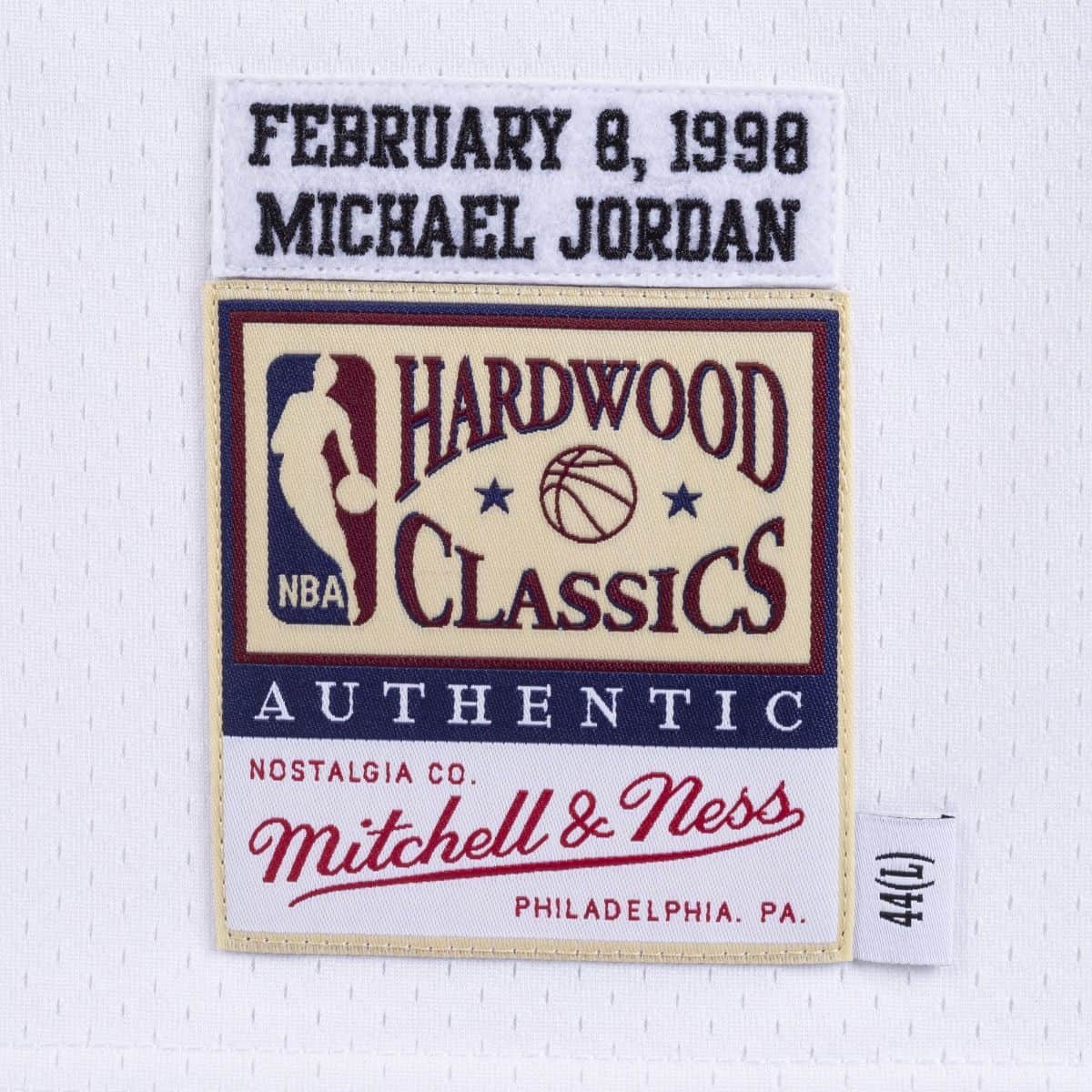 mitchell-ness-authentic-michael-jordan-chicago-bulls-nba-1998-99-jersey-ajy4lg19010-cbuwhit98mjo