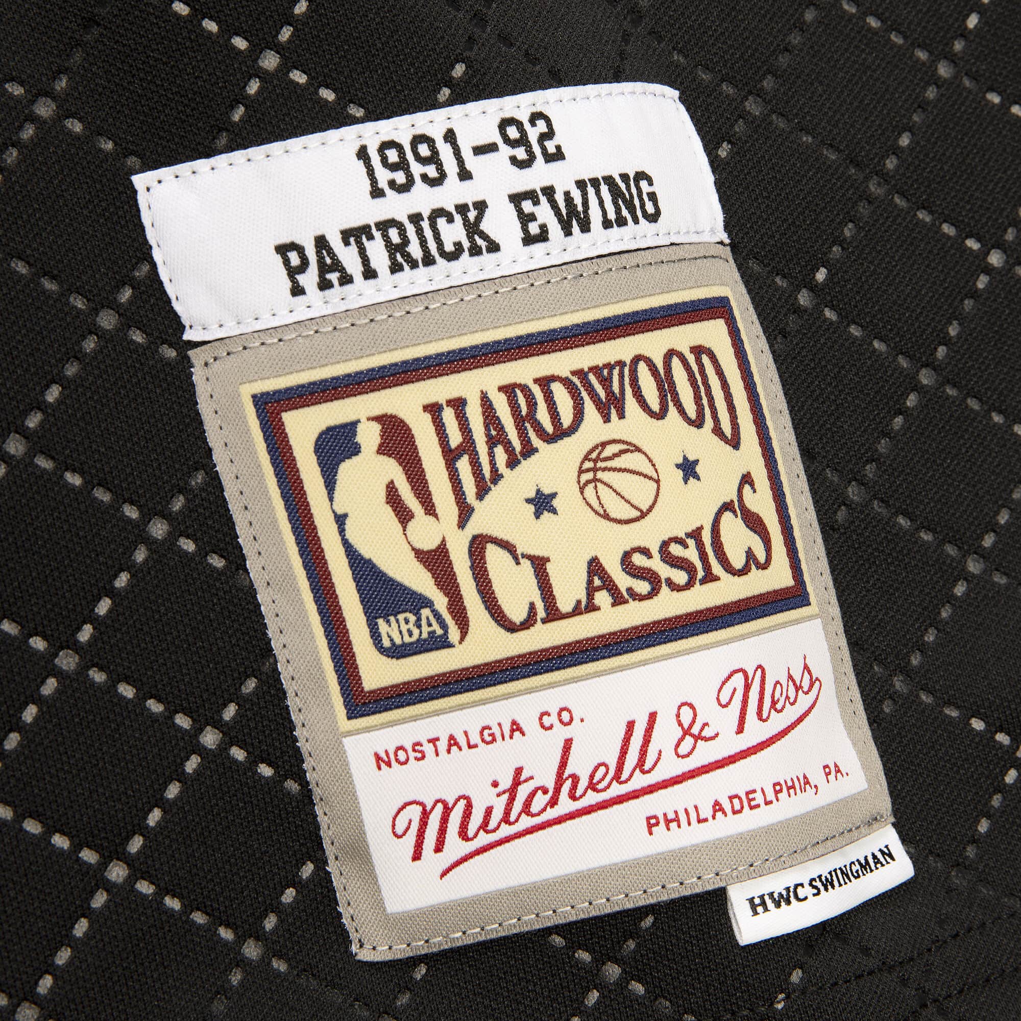 mitchell-and-ness-swingman-patrick-ewing-new-york-knicks-neapolitan-nba-1991-92-jersey-smjylf9096-nykblck91pew