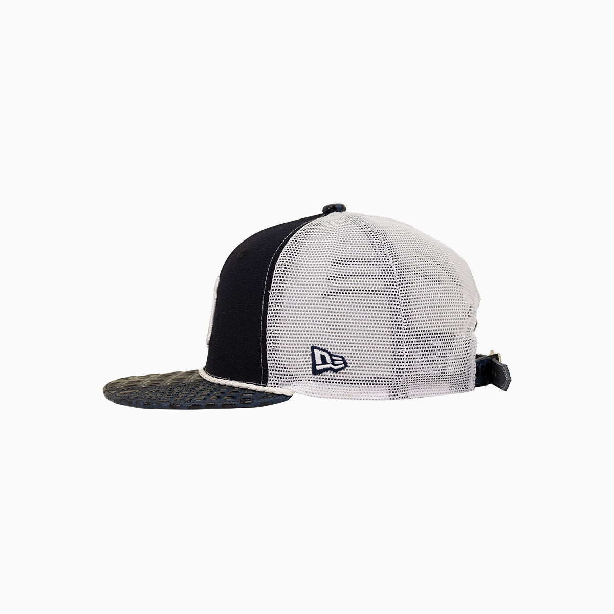 breyers-buck-50-new-york-yankees-trucker-hat-with-leather-visor-breyers-tnyyth-black-white