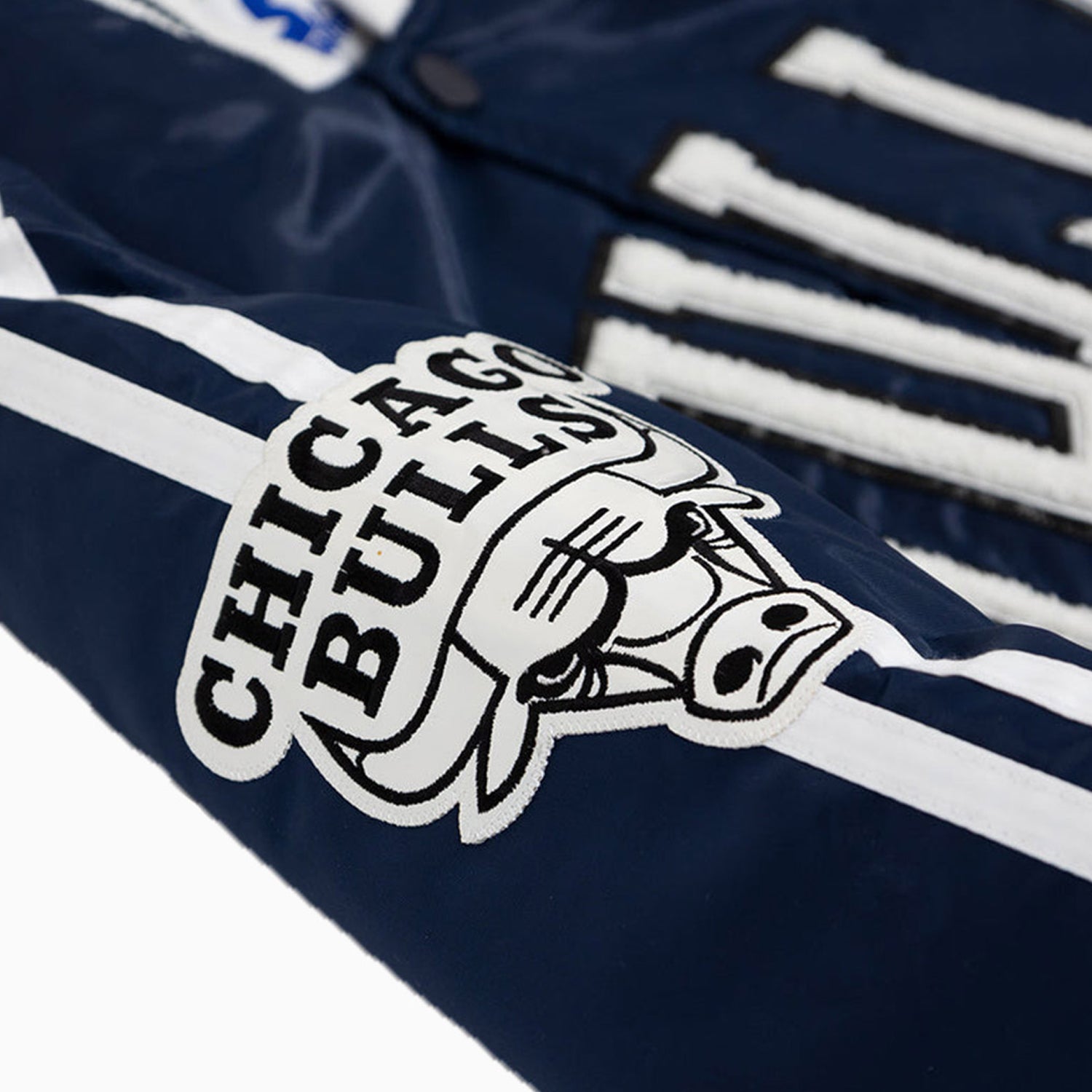 starter-mens-chicago-bulls-nba-varsity-satin-jacket-ls13n460-cgb-lx13n460-cgb